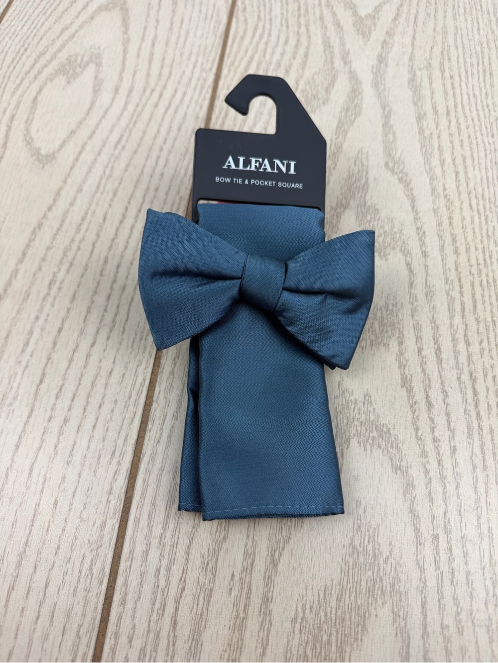 894 Alfani Men's Bowtie & Pocket Square Set OS Navy Blue multi $55